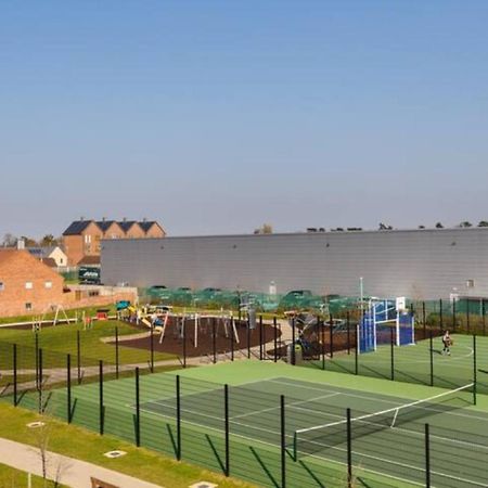 Contemporary Trumpington Apartment With Self Check-In ,Free On-Site Parking, Terrace, Super Fast Wifi & 5 Mins Drive To Papworth & Addenbrookes Hospitals Кеймбридж Екстериор снимка