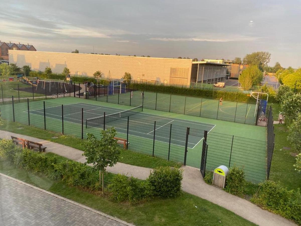 Contemporary Trumpington Apartment With Self Check-In ,Free On-Site Parking, Terrace, Super Fast Wifi & 5 Mins Drive To Papworth & Addenbrookes Hospitals Кеймбридж Екстериор снимка