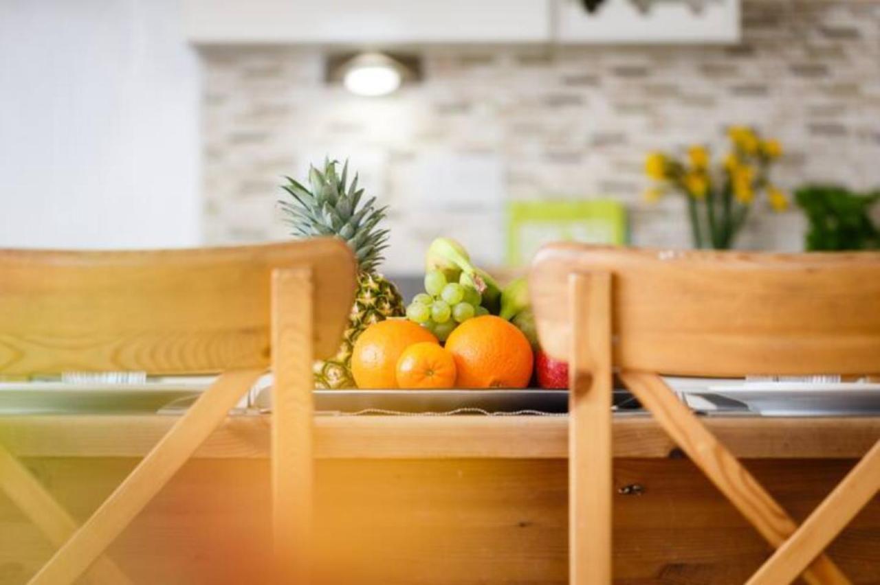 Contemporary Trumpington Apartment With Self Check-In ,Free On-Site Parking, Terrace, Super Fast Wifi & 5 Mins Drive To Papworth & Addenbrookes Hospitals Кеймбридж Екстериор снимка