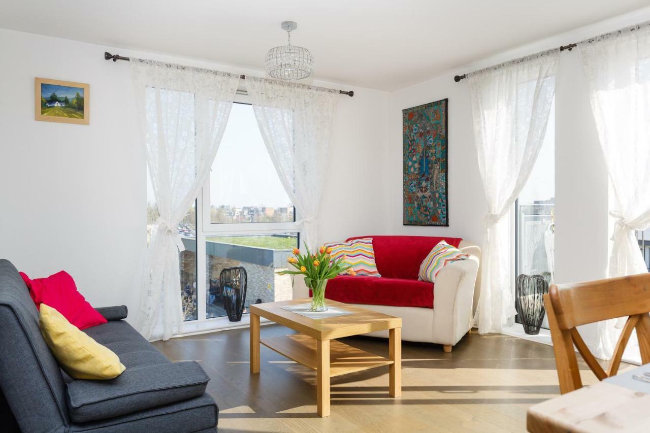 Contemporary Trumpington Apartment With Self Check-In ,Free On-Site Parking, Terrace, Super Fast Wifi & 5 Mins Drive To Papworth & Addenbrookes Hospitals Кеймбридж Екстериор снимка