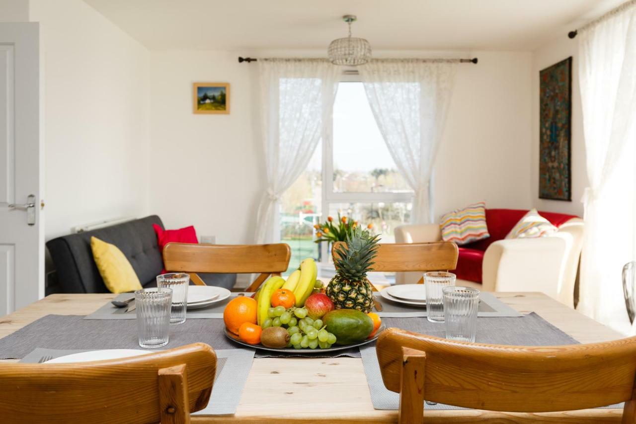 Contemporary Trumpington Apartment With Self Check-In ,Free On-Site Parking, Terrace, Super Fast Wifi & 5 Mins Drive To Papworth & Addenbrookes Hospitals Кеймбридж Екстериор снимка